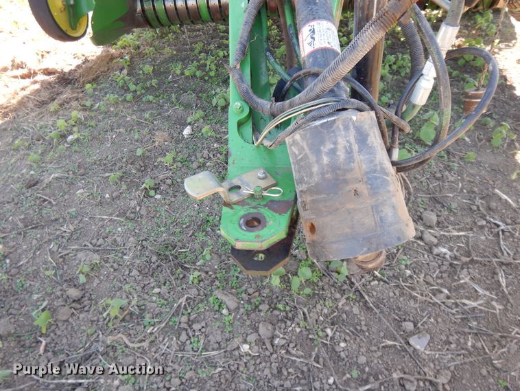 image for item DH0159 John Deere 567  MegaWide round baler