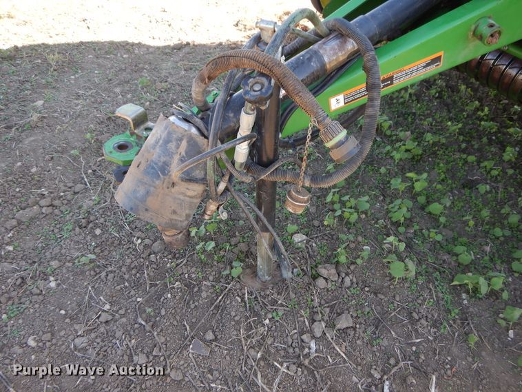 image for item DH0159 John Deere 567  MegaWide round baler