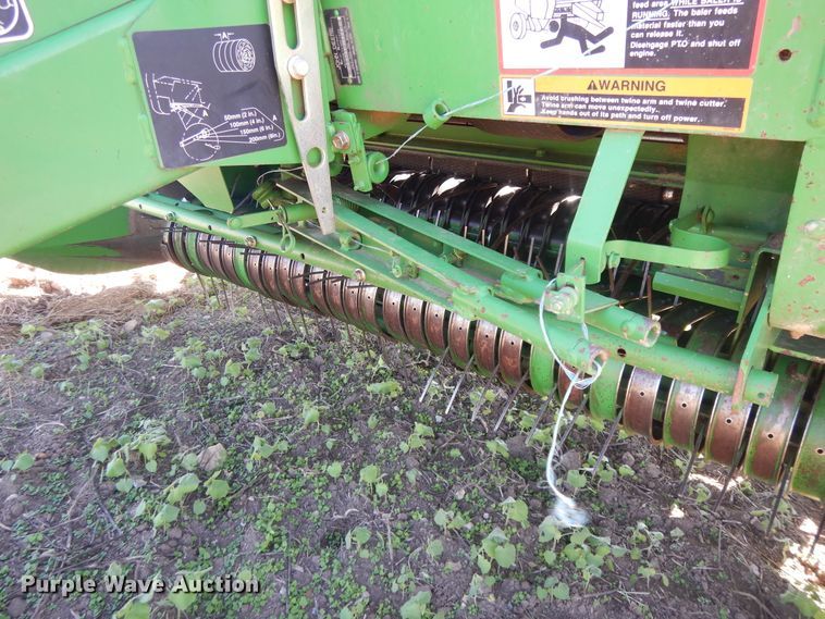 image for item DH0159 John Deere 567  MegaWide round baler