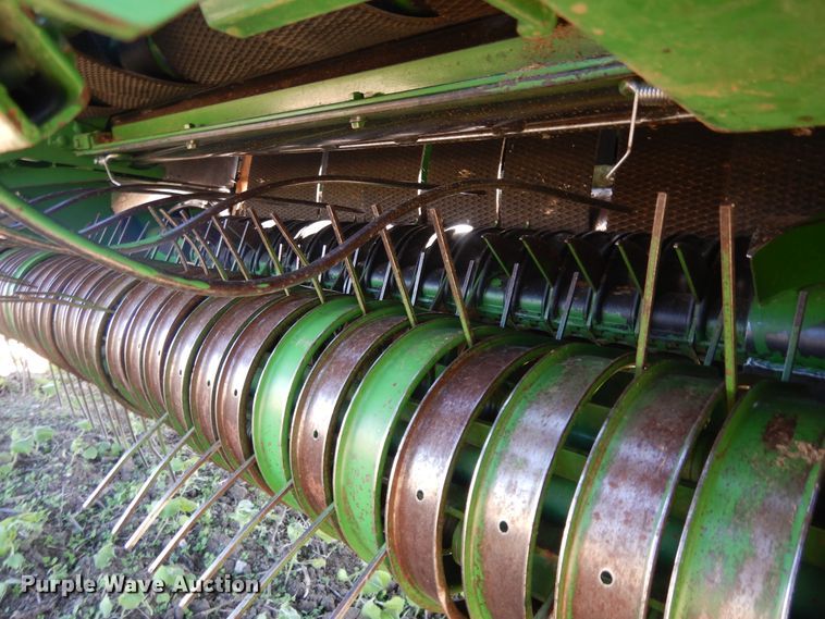 image for item DH0159 John Deere 567  MegaWide round baler