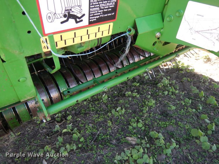 image for item DH0159 John Deere 567  MegaWide round baler