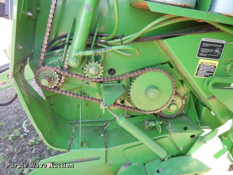 image for item DH0159 John Deere 567  MegaWide round baler