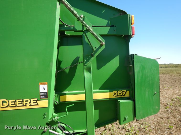 image for item DH0159 John Deere 567  MegaWide round baler