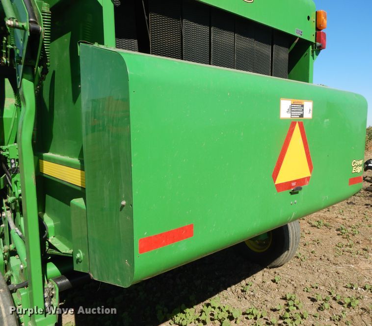 image for item DH0159 John Deere 567  MegaWide round baler