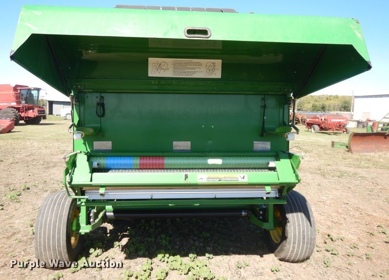 image for item DH0159 John Deere 567  MegaWide round baler