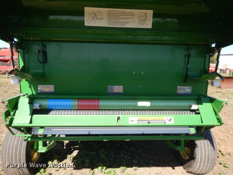 image for item DH0159 John Deere 567  MegaWide round baler