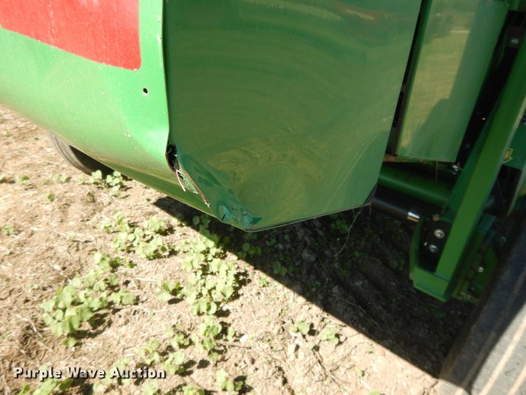 image for item DH0159 John Deere 567  MegaWide round baler
