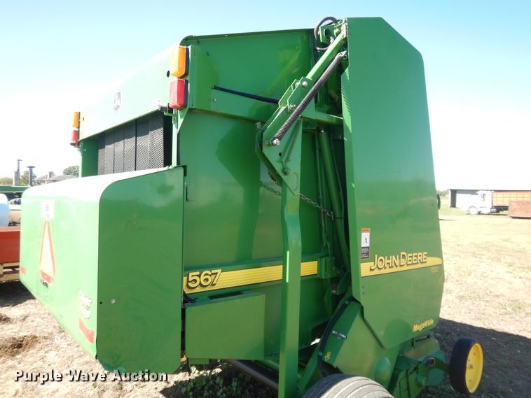 image for item DH0159 John Deere 567  MegaWide round baler