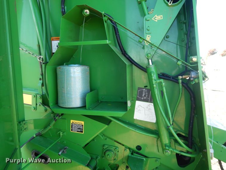 image for item DH0159 John Deere 567  MegaWide round baler