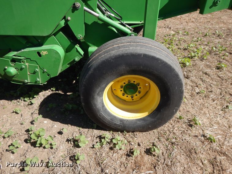 image for item DH0159 John Deere 567  MegaWide round baler