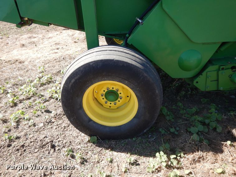 image for item DH0159 John Deere 567  MegaWide round baler