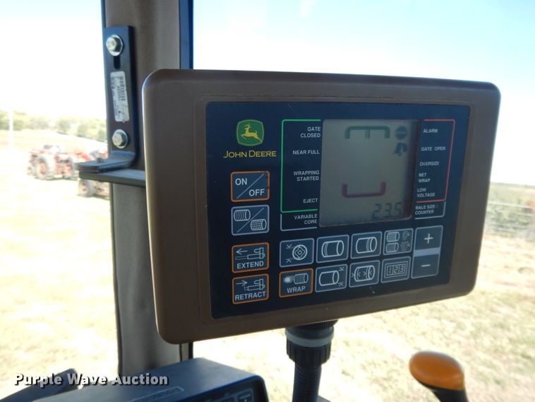 image for item DH0159 John Deere 567  MegaWide round baler