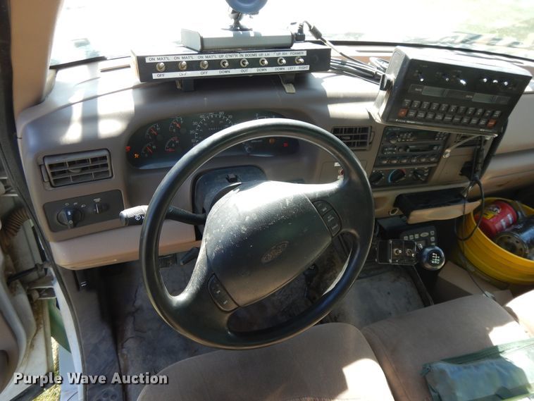 image for item DH0161 1999 Ford F350 Super Duty applicator truck