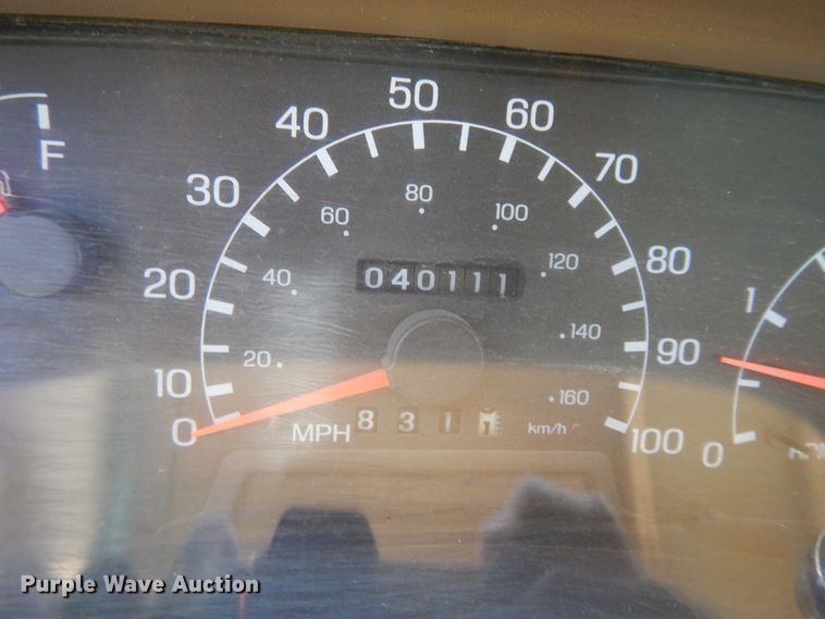 image for item DH0161 1999 Ford F350 Super Duty applicator truck