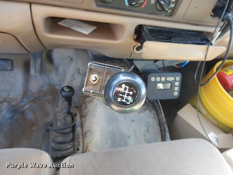 image for item DH0161 1999 Ford F350 Super Duty applicator truck