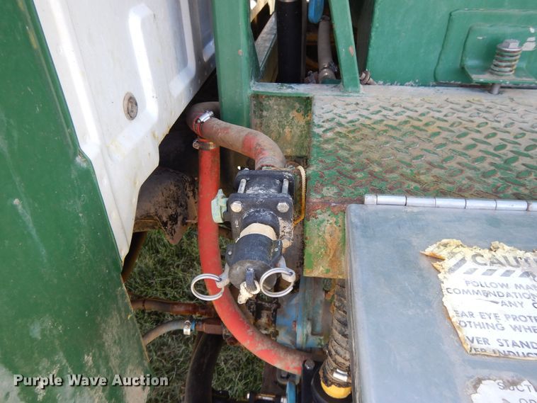 image for item DH0161 1999 Ford F350 Super Duty applicator truck