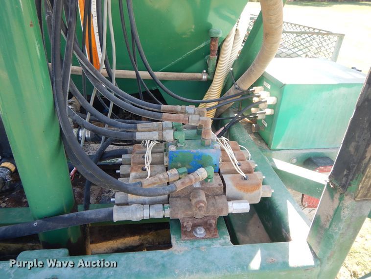 image for item DH0161 1999 Ford F350 Super Duty applicator truck