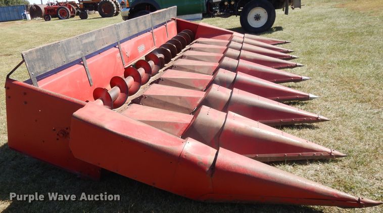 image for item DH0162 Case 1083 corn head