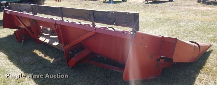 image for item DH0162 Case 1083 corn head