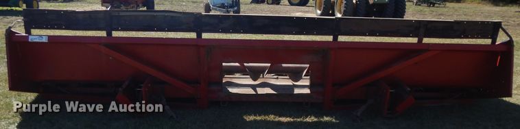 image for item DH0162 Case 1083 corn head