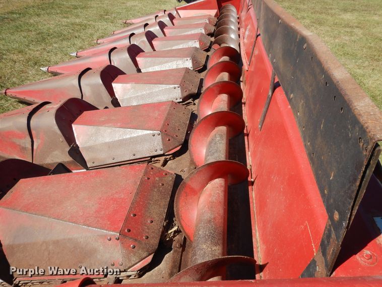 image for item DH0162 Case 1083 corn head