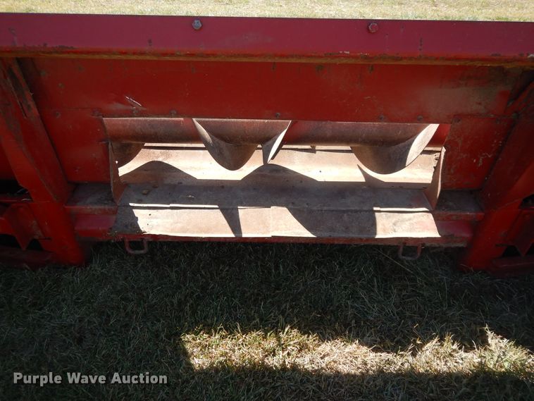 image for item DH0162 Case 1083 corn head