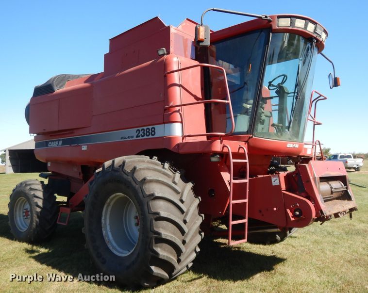 image for item DH0164 1998 Case IH 2388 combine