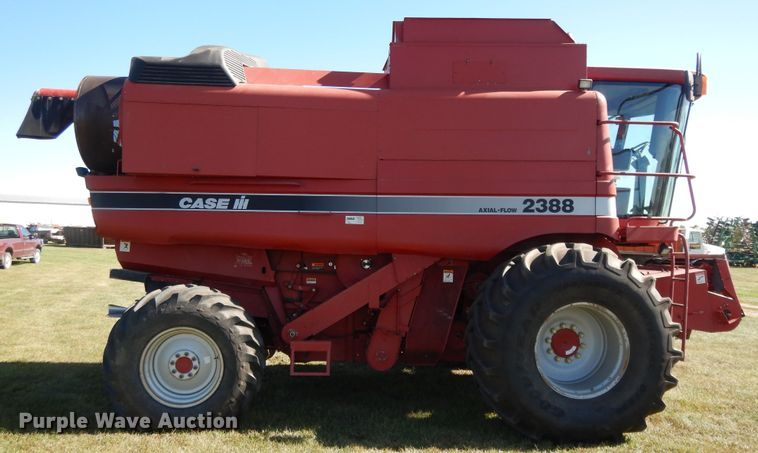 image for item DH0164 1998 Case IH 2388 combine