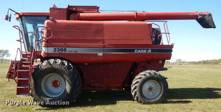 image for item DH0164 1998 Case IH 2388 combine