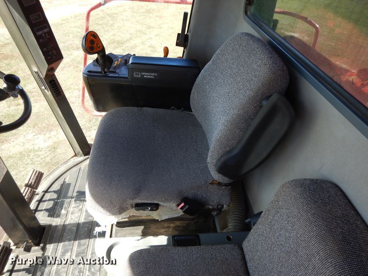 image for item DH0164 1998 Case IH 2388 combine