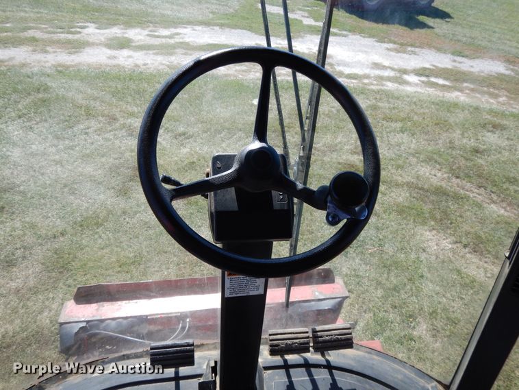 image for item DH0164 1998 Case IH 2388 combine