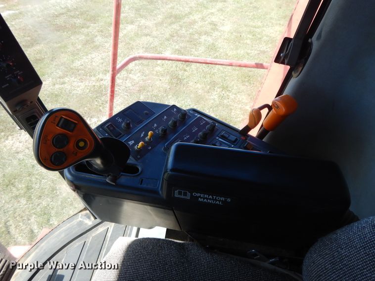 image for item DH0164 1998 Case IH 2388 combine