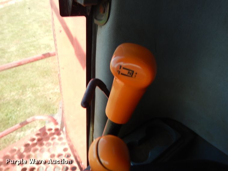 image for item DH0164 1998 Case IH 2388 combine