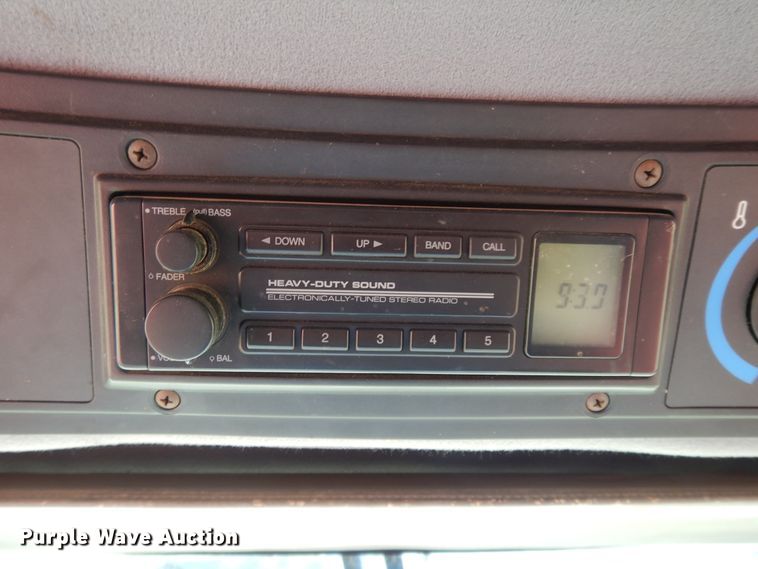 image for item DH0164 1998 Case IH 2388 combine