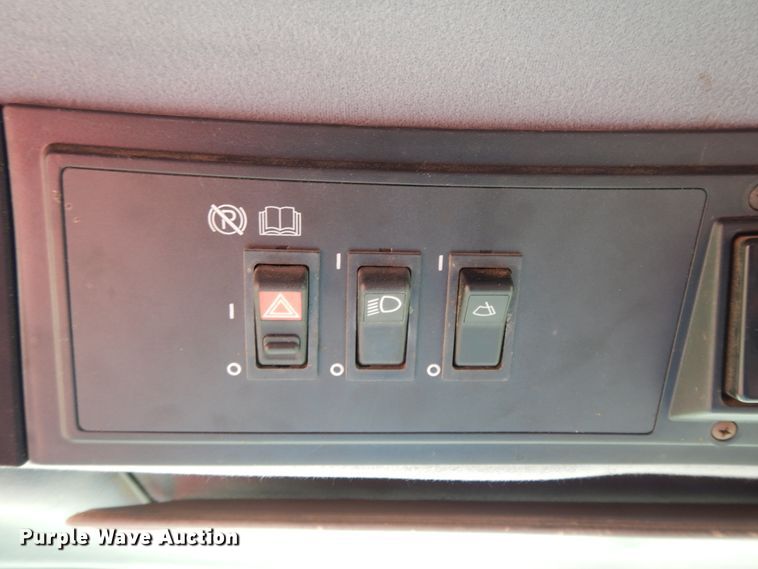 image for item DH0164 1998 Case IH 2388 combine