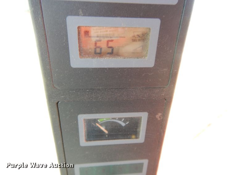 image for item DH0164 1998 Case IH 2388 combine