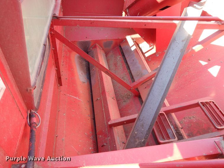 image for item DH0164 1998 Case IH 2388 combine