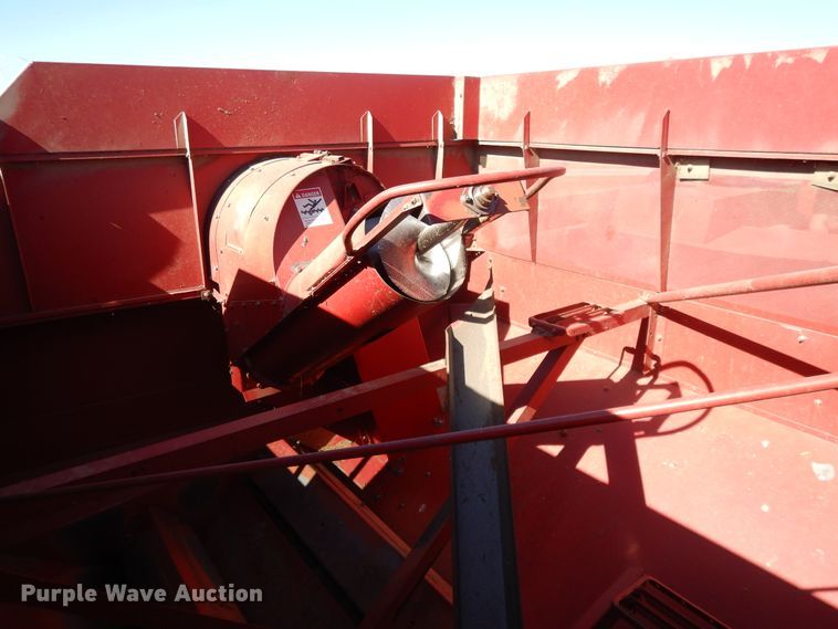 image for item DH0164 1998 Case IH 2388 combine