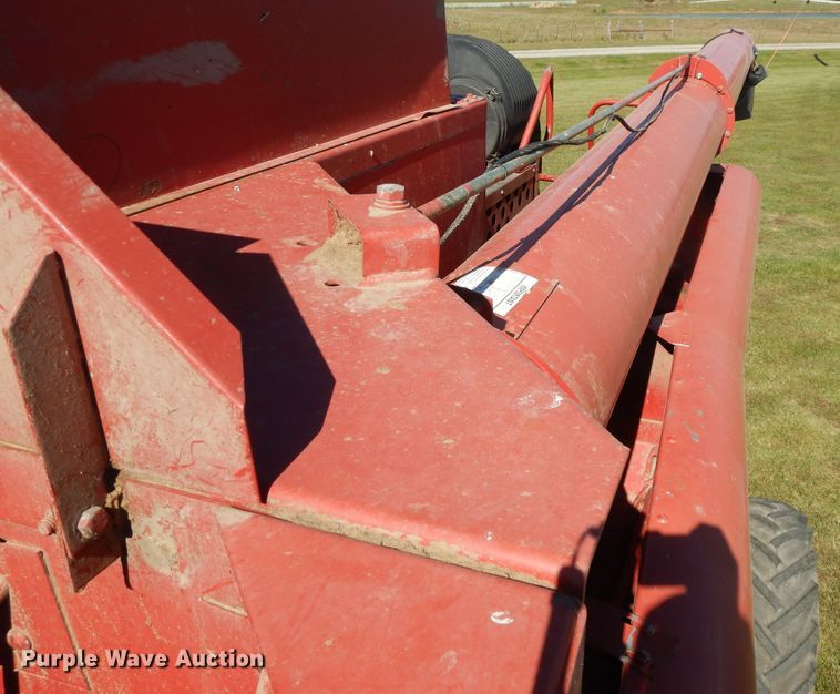 image for item DH0164 1998 Case IH 2388 combine