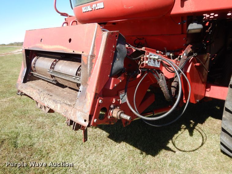 image for item DH0164 1998 Case IH 2388 combine