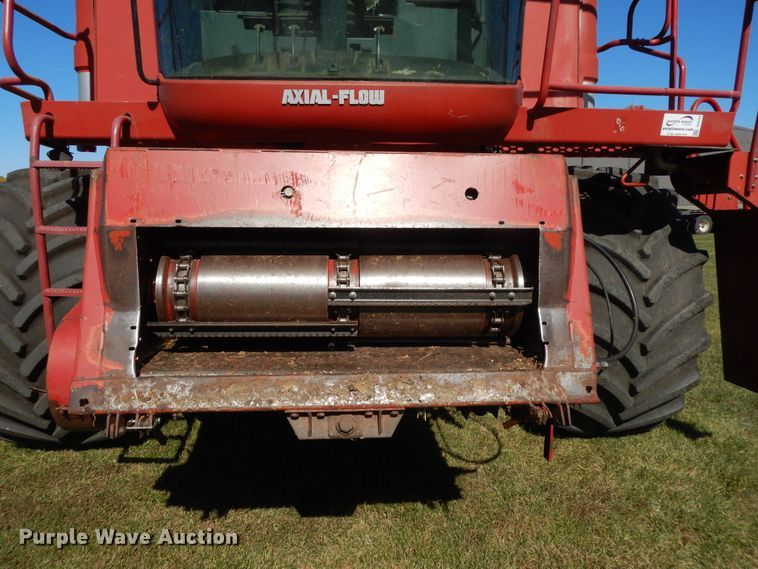 image for item DH0164 1998 Case IH 2388 combine