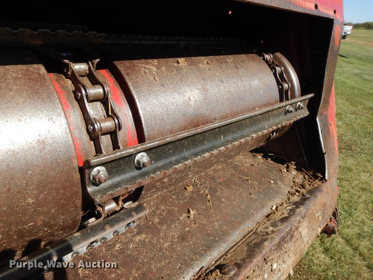 image for item DH0164 1998 Case IH 2388 combine