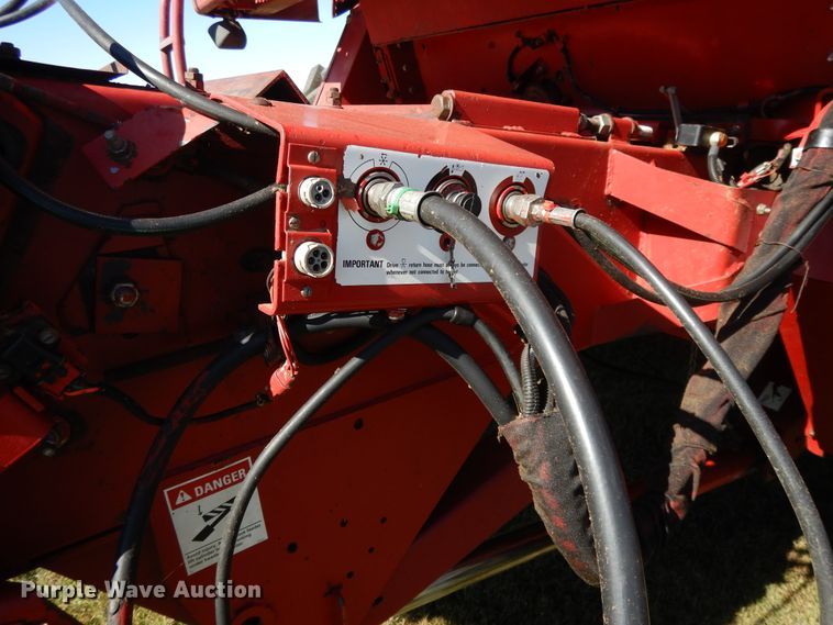image for item DH0164 1998 Case IH 2388 combine