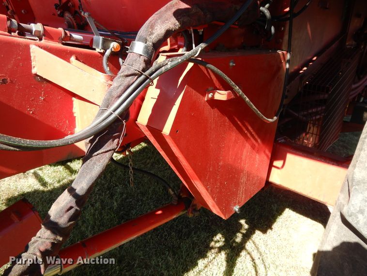 image for item DH0164 1998 Case IH 2388 combine