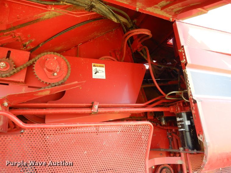 image for item DH0164 1998 Case IH 2388 combine