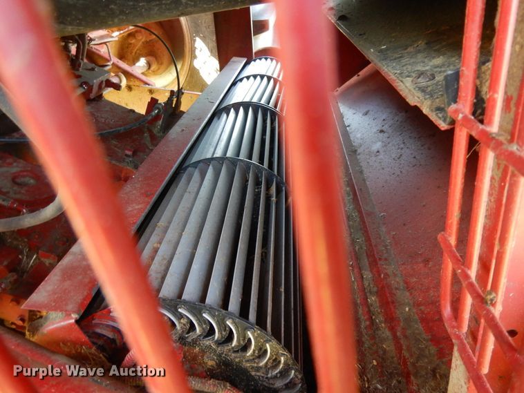 image for item DH0164 1998 Case IH 2388 combine