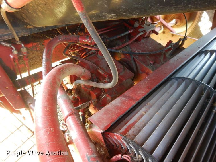 image for item DH0164 1998 Case IH 2388 combine