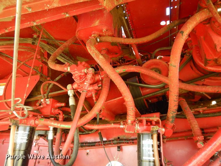 image for item DH0164 1998 Case IH 2388 combine