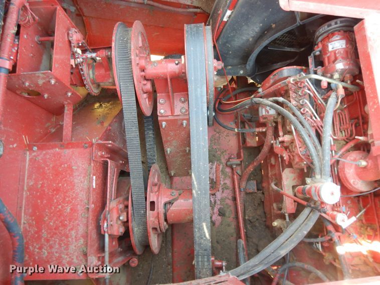 image for item DH0164 1998 Case IH 2388 combine