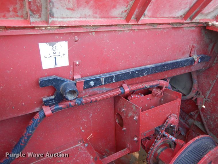 image for item DH0164 1998 Case IH 2388 combine